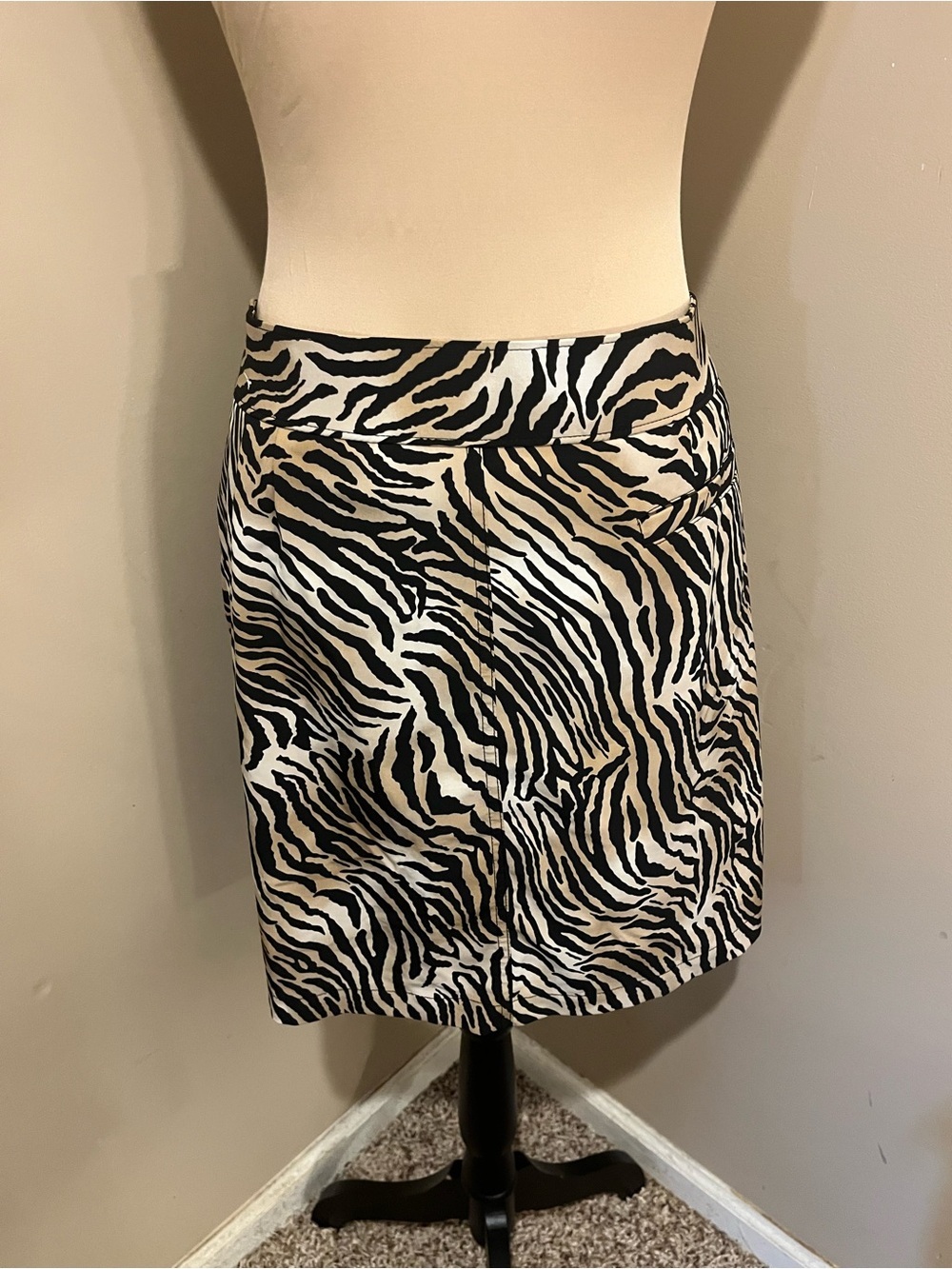 Zenergy Golf Animal Print Mini Skirt in Black and Tan, Large (Chico 2.5)